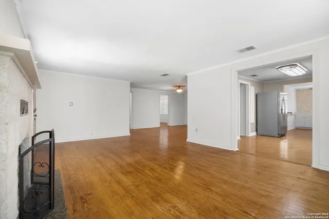 $2,750 | 225 North Street, Boerne, TX 78006