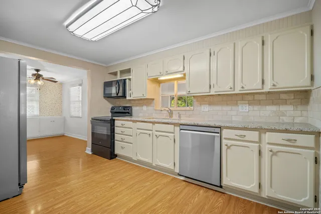 $2,750 | 225 North Street, Boerne, TX 78006