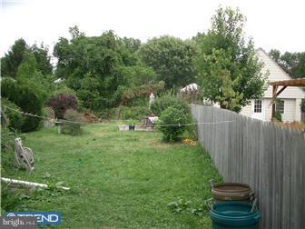 39 Gordon Road Glenside, PA 19038 - Photo 2 of 10 Exterior Back
