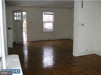 39 Gordon Road Glenside, PA 19038 - Photo 4 of 10 Living Room