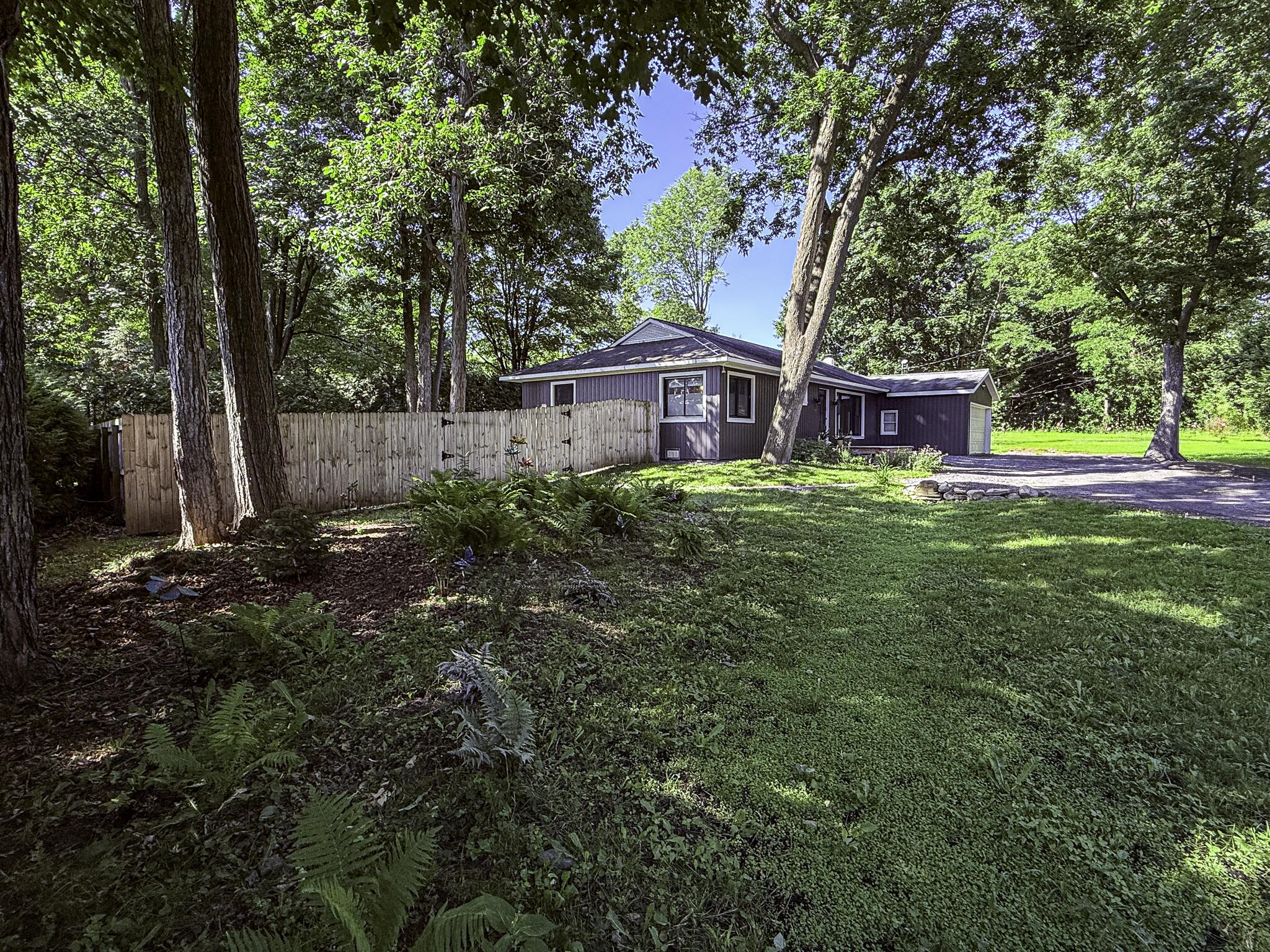 90 Algonquin Park Road Plattsburgh, NY 12901 - Photo 3 of 29 Gallery Image 3