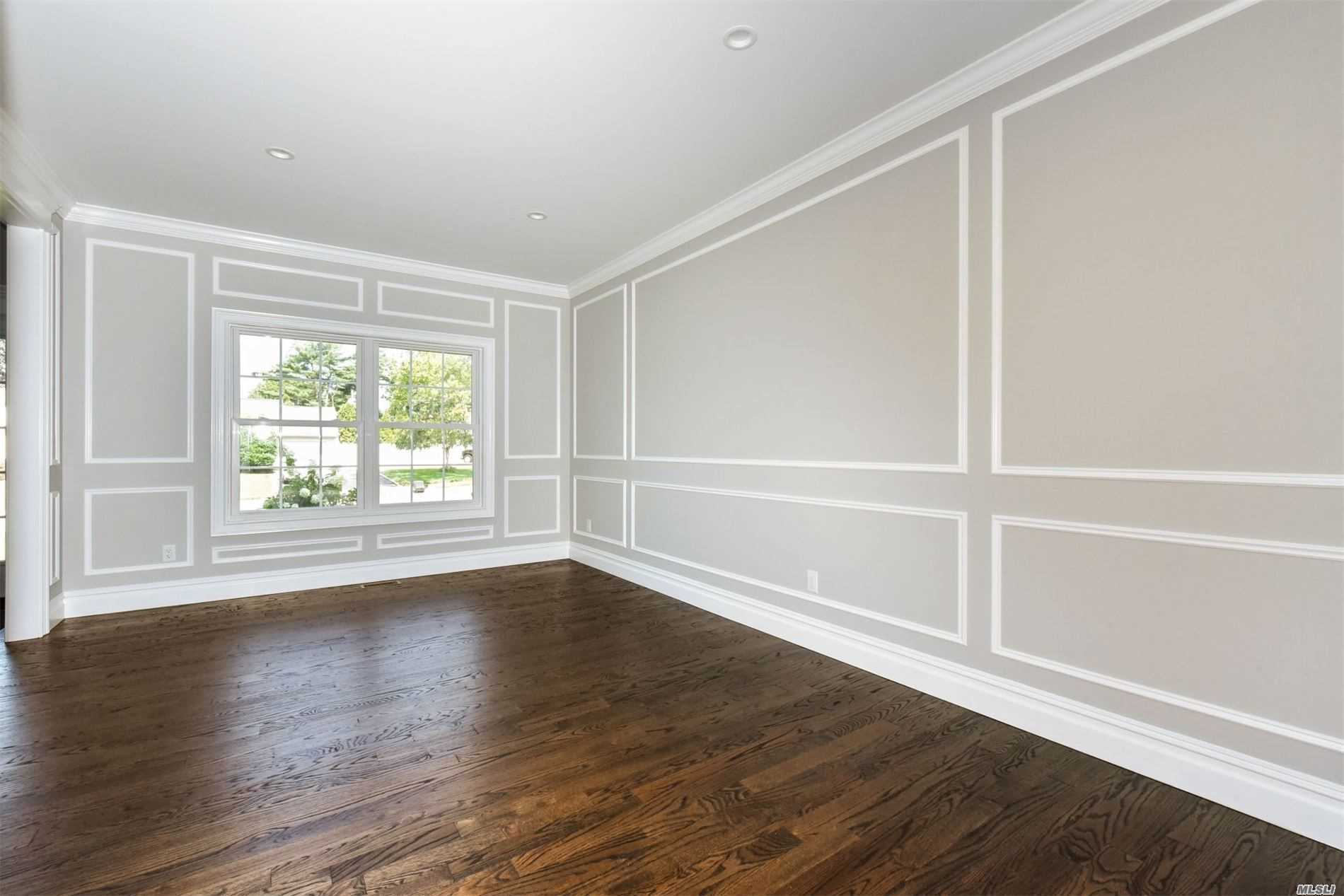 29 Hofstra Drive Plainview, NY 11803 - Photo 11 of 19