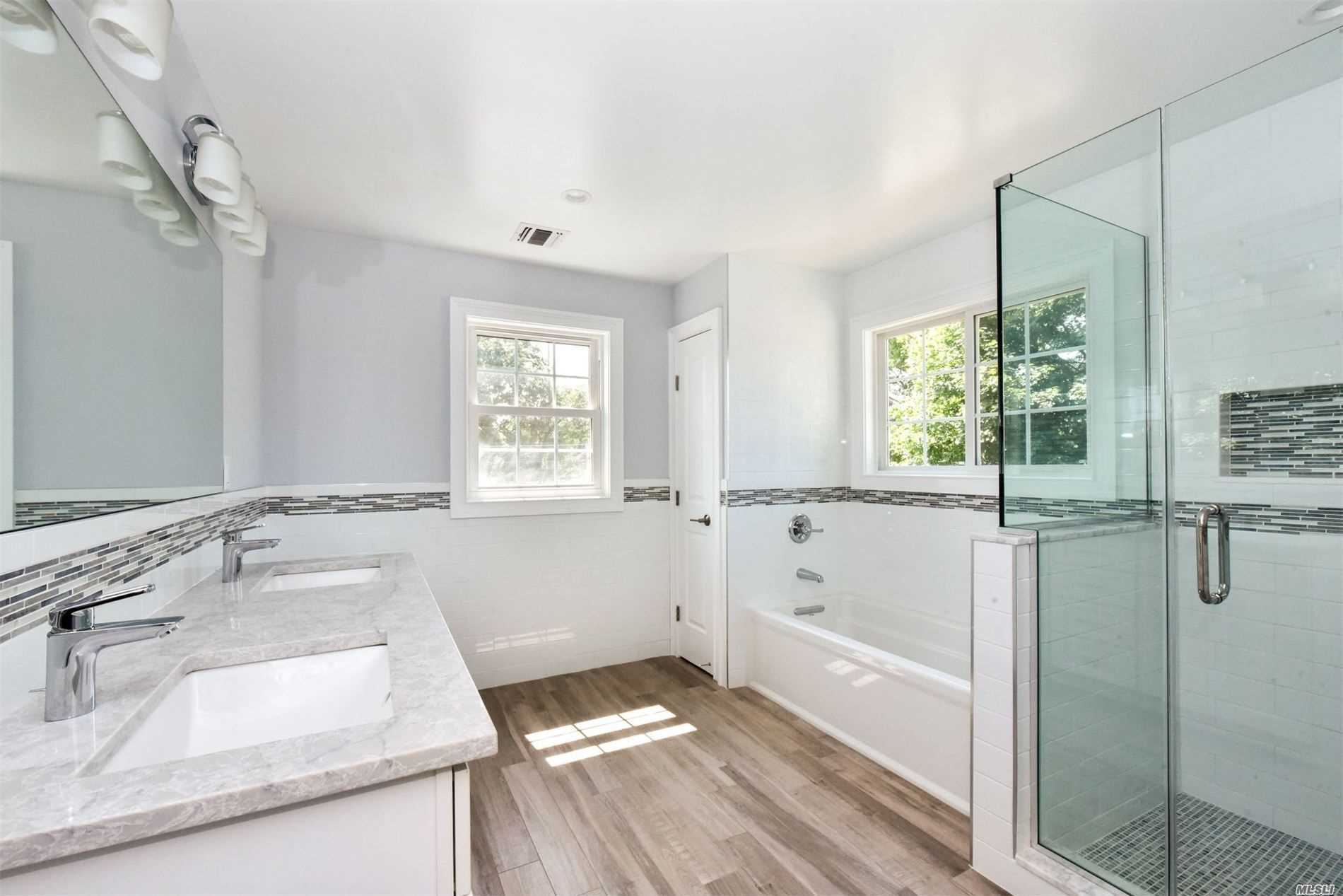 29 Hofstra Drive Plainview, NY 11803 - Photo 18 of 19