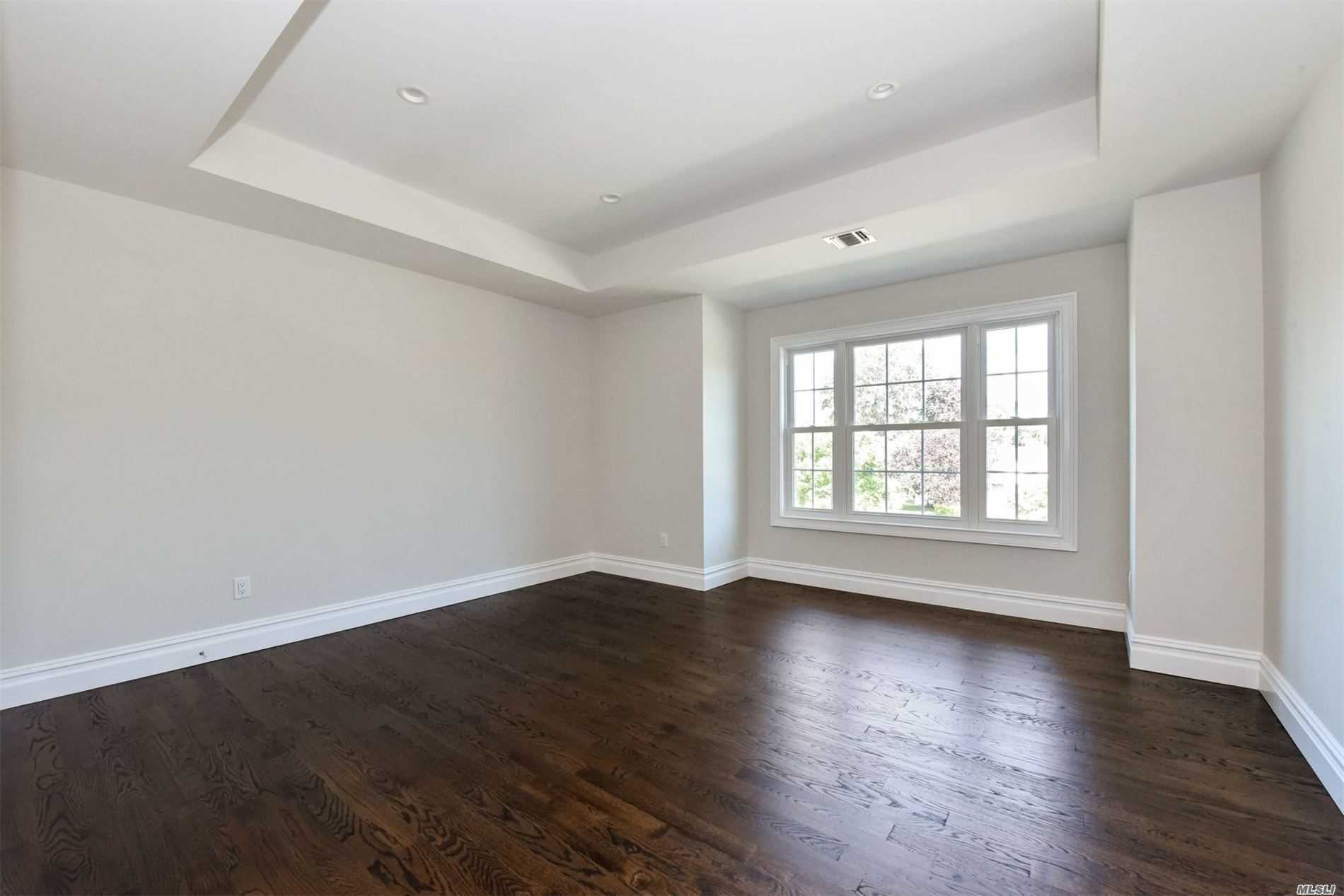 29 Hofstra Drive Plainview, NY 11803 - Photo 19 of 19