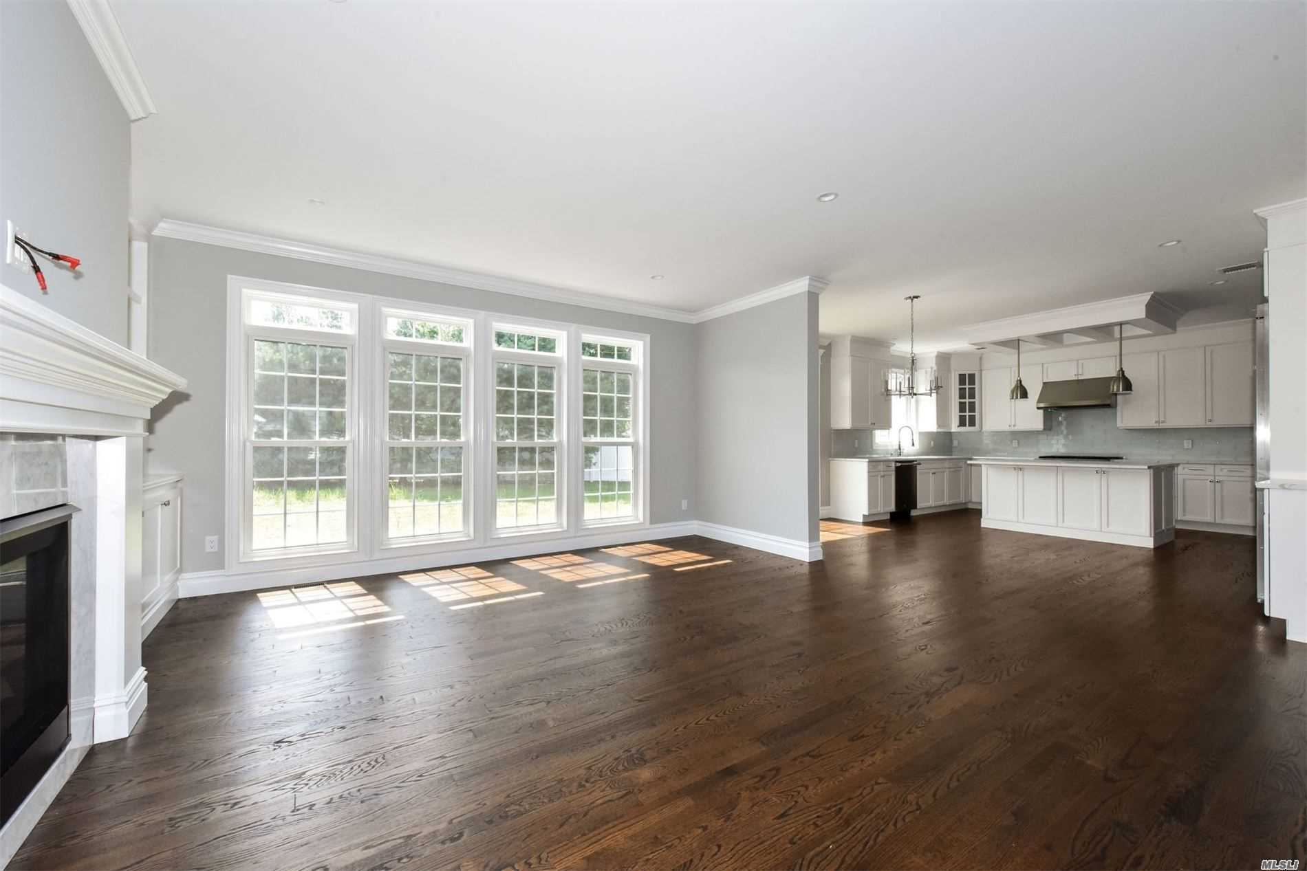 29 Hofstra Drive Plainview, NY 11803 - Photo 7 of 19