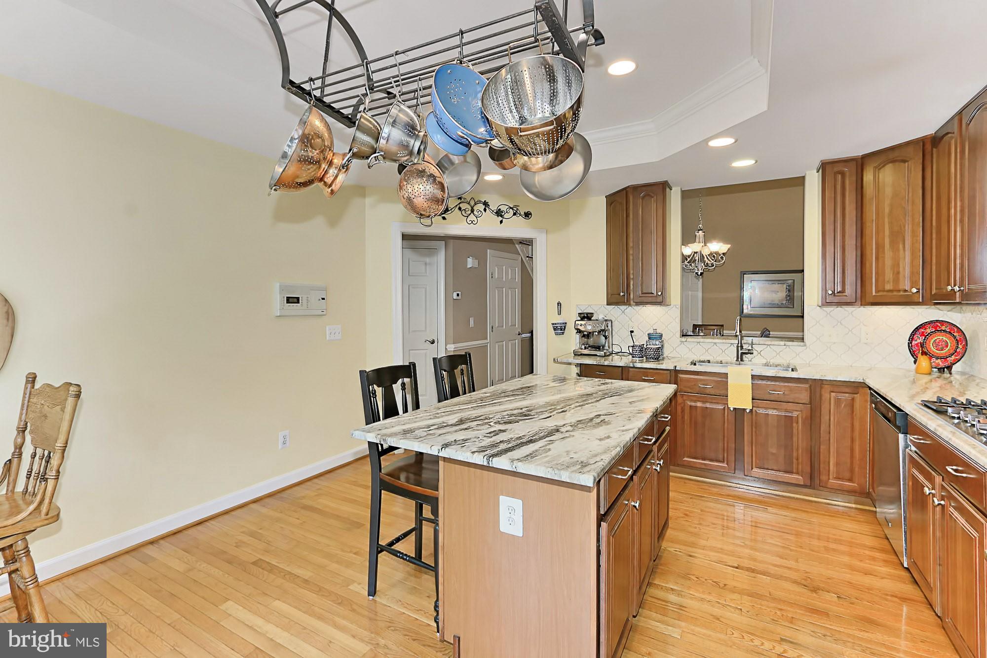 7357 Cluster House Way Gainesville, VA 20155 - Photo 12 of 46 Eat-in Kitchen w/ island, w young/new appliances