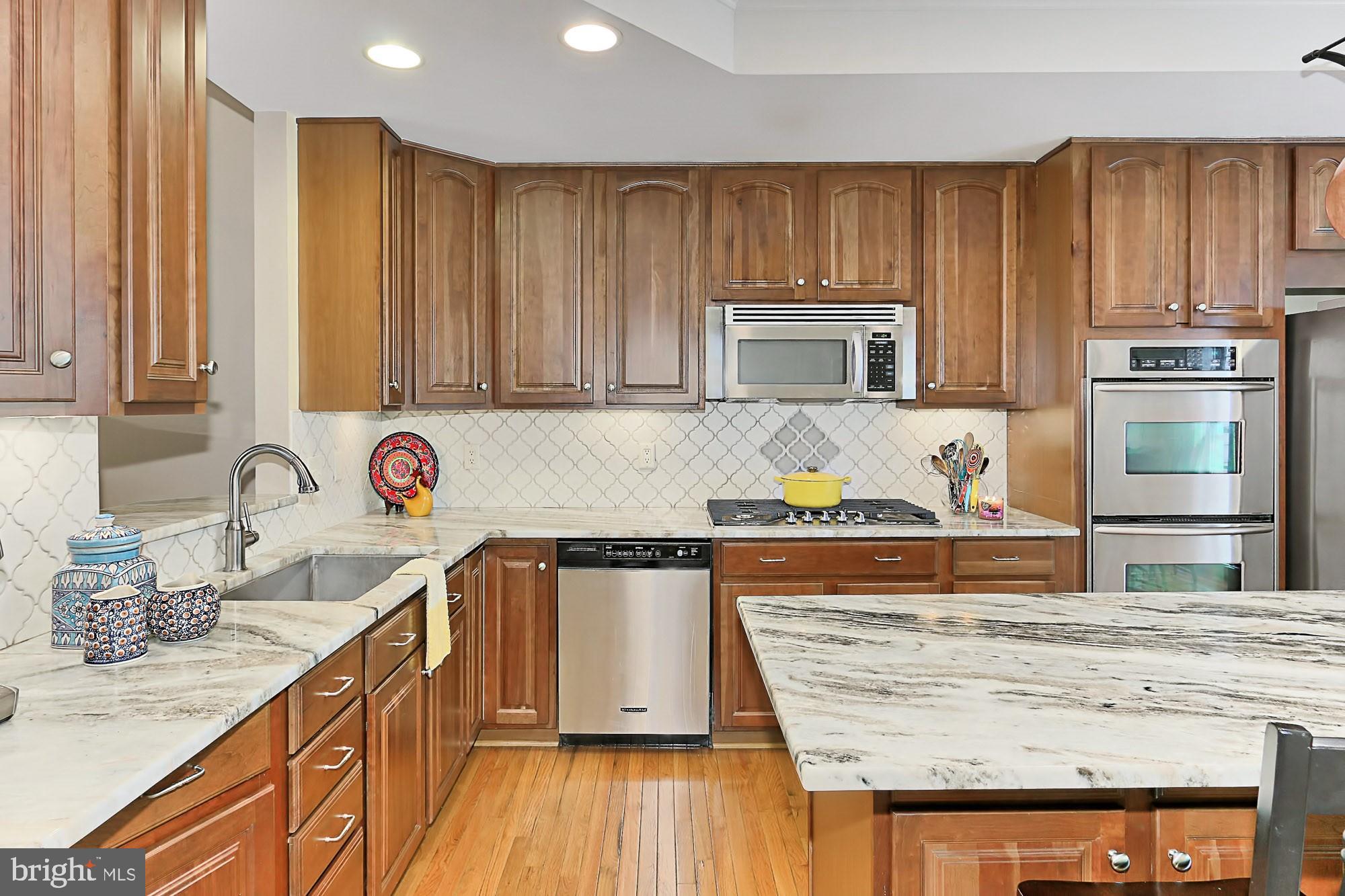 7357 Cluster House Way Gainesville, VA 20155 - Photo 3 of 46 Masterful design Kitchen w/functionality & style!