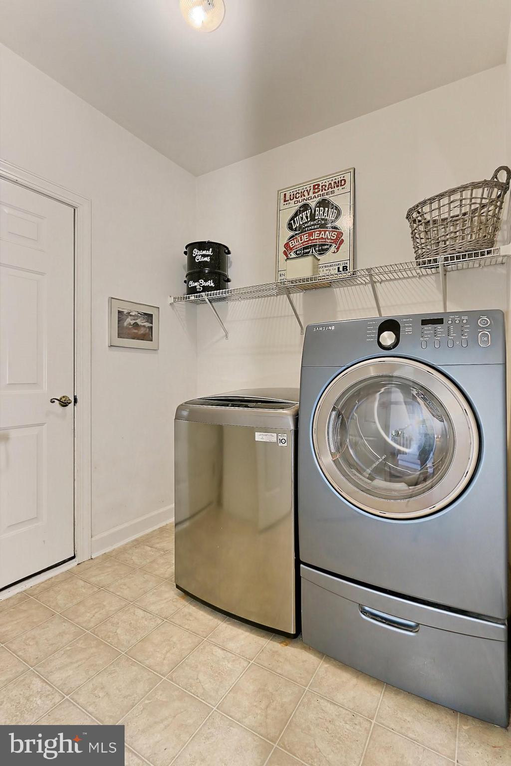 7357 Cluster House Way Gainesville, VA 20155 - Photo 22 of 46 Brand new washer in Main Level laundry.