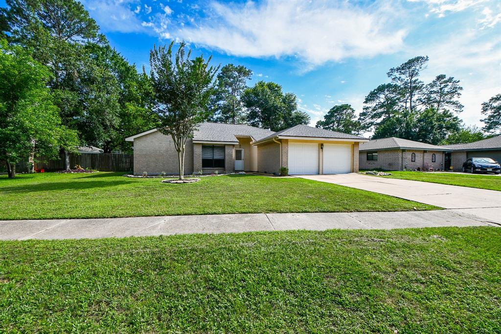 Perfect! If, like people, homes have personalities, this 1982 brick treasure is a winner! It's located at 13403 Shaft Drive, Cypress, TX, in the Ravensway South community.