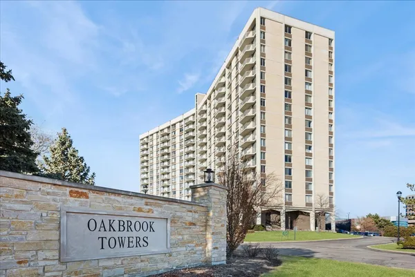 $210,000 | 40 North Tower Road, Unit 8F, Oak Brook, IL 60523