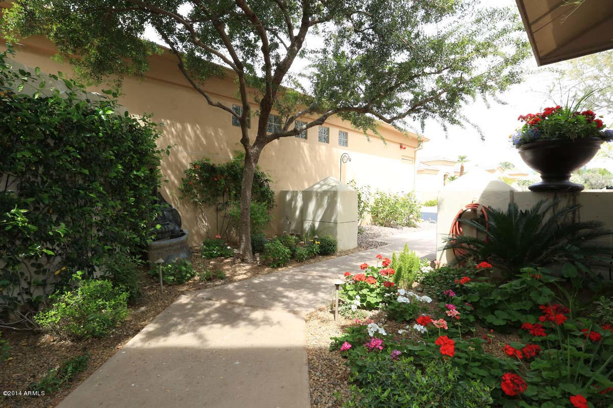 7705 East Doubletree Ranch Road, Unit 12 Scottsdale, AZ 85258 - Photo 4 of 65 Courtyard