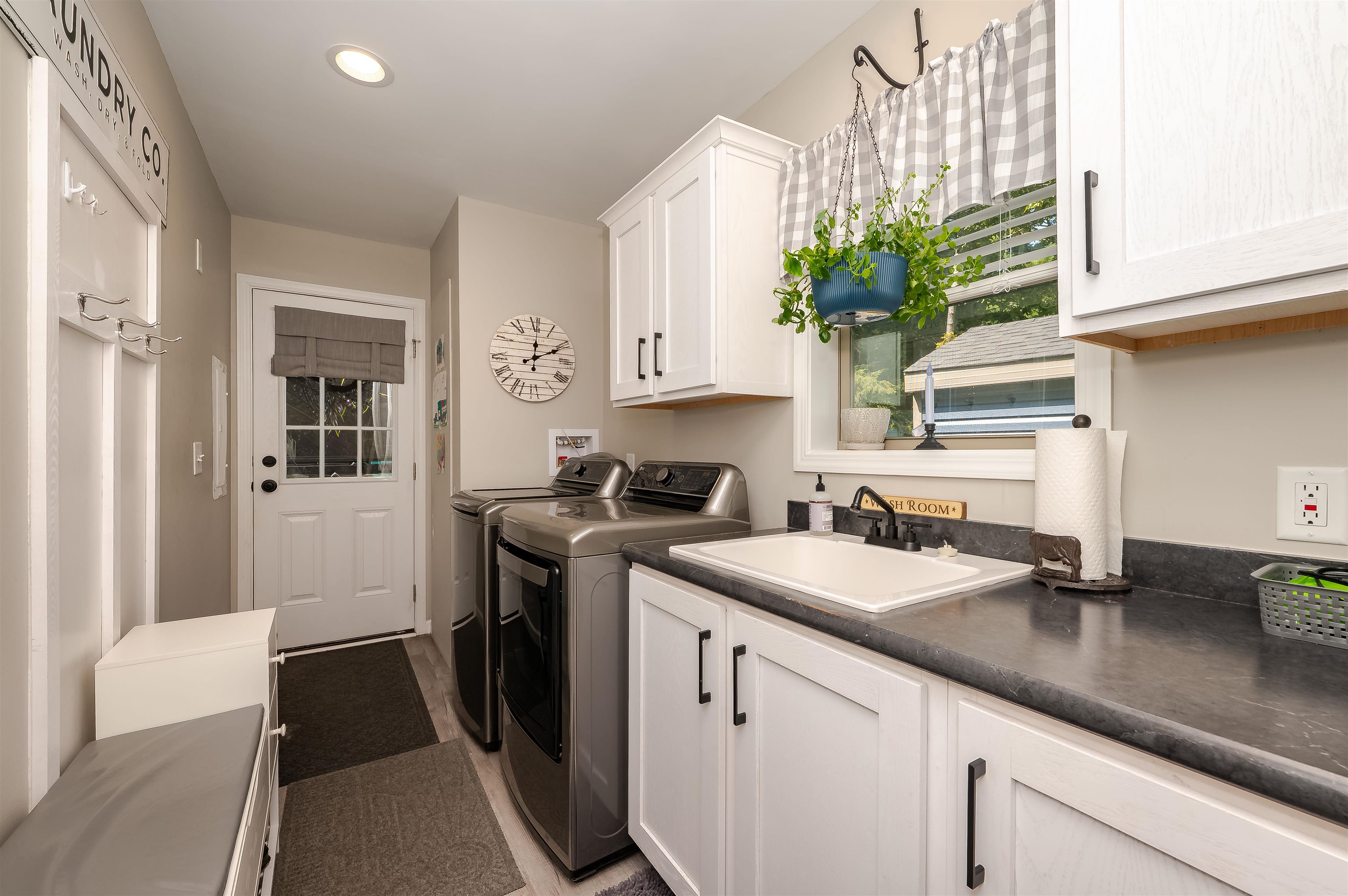 27 Murray Drive Rochester, NH 03868 - Photo 16 of 34