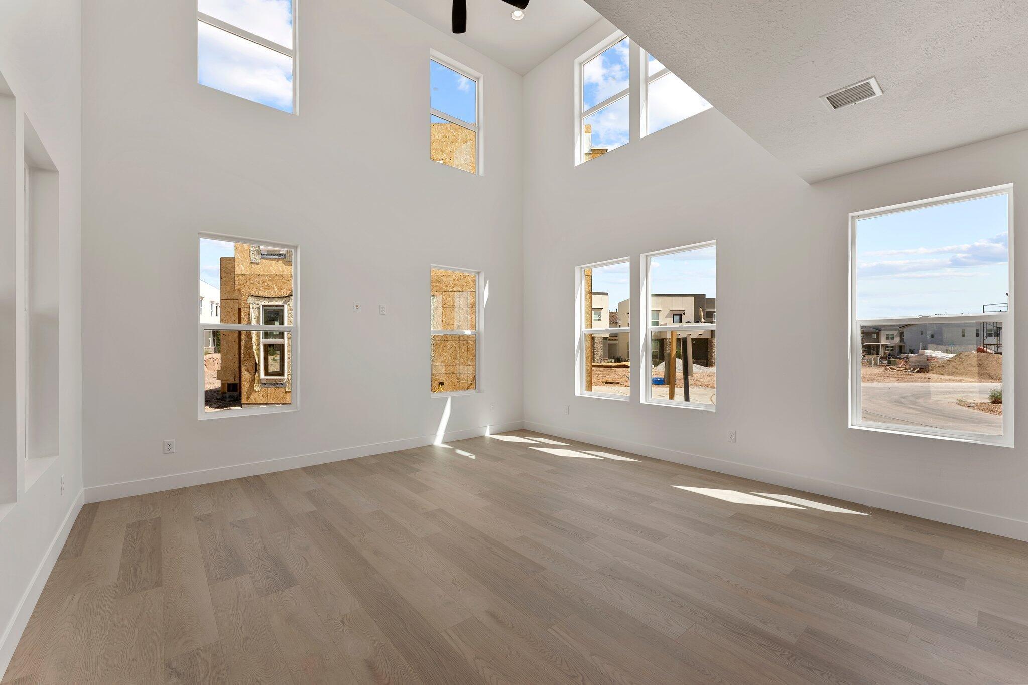 516 West Olive Lane St. George, UT 84790 - Photo 2 of 32 20 Foot Ceilings
