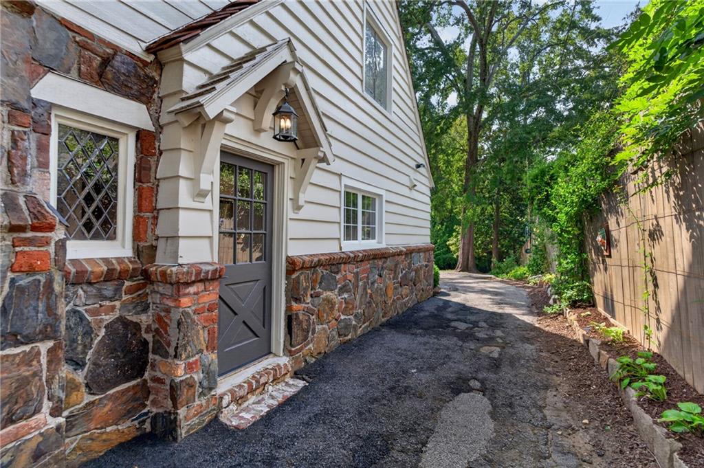 3626 Kingsboro Road Northeast Atlanta, GA 30319 - Photo 46 of 69 Gallery Image 46
