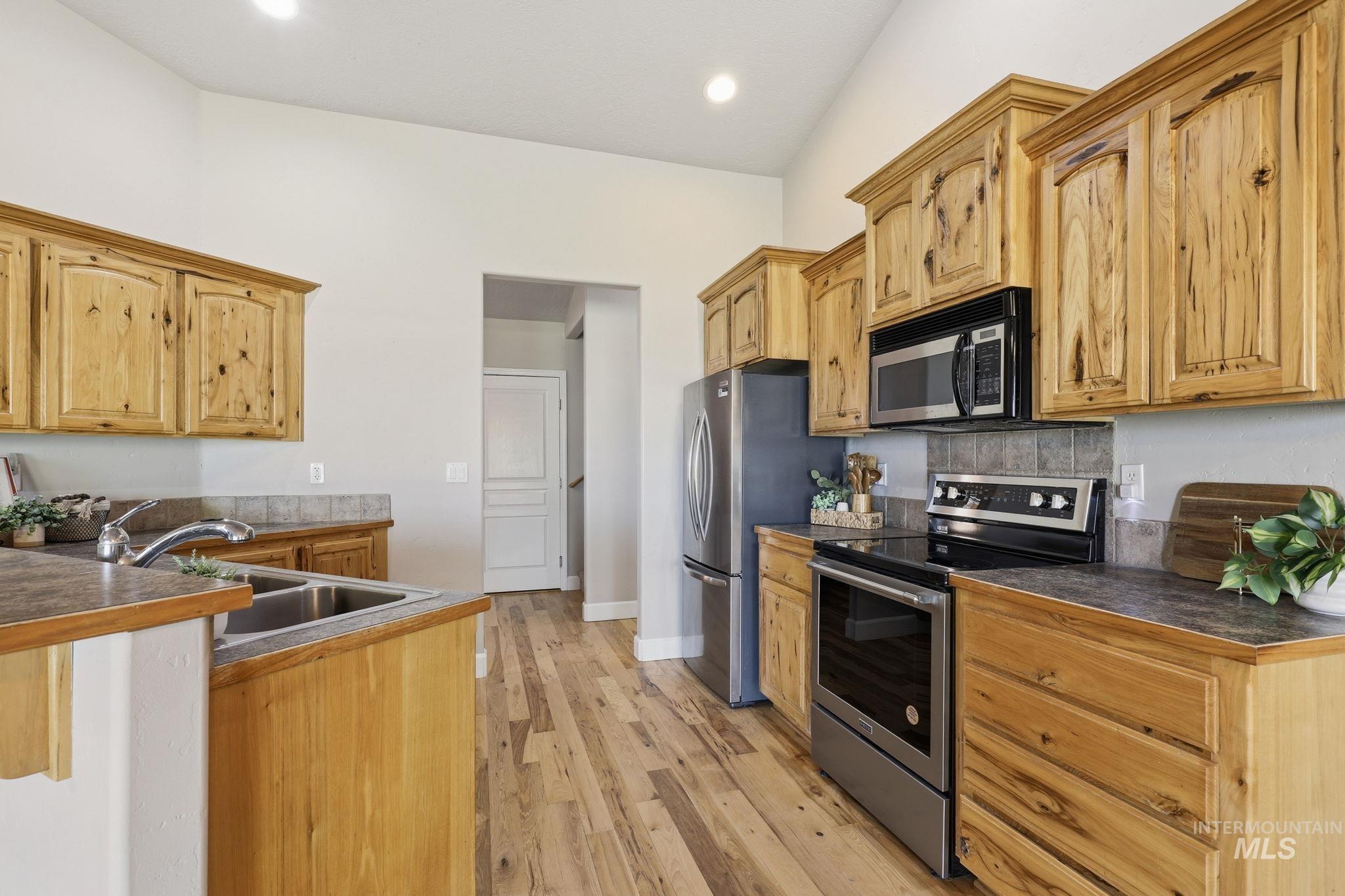25009 Boise River Road Parma, ID 83660 - Photo 12 of 41