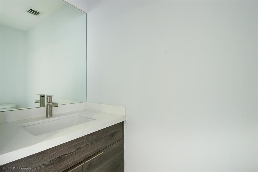 701 Brickell Key Boulevard, Unit 2501 Miami, FL 33131 - Photo 14 of 18