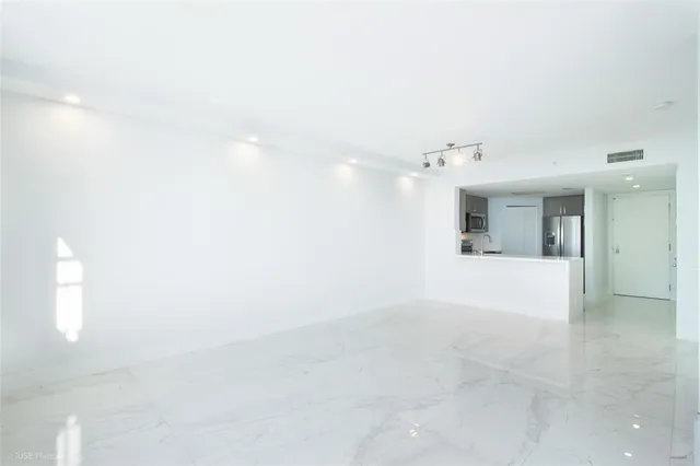$3,700 | 701 Brickell Key Boulevard, Unit 2501, Miami, FL 33131