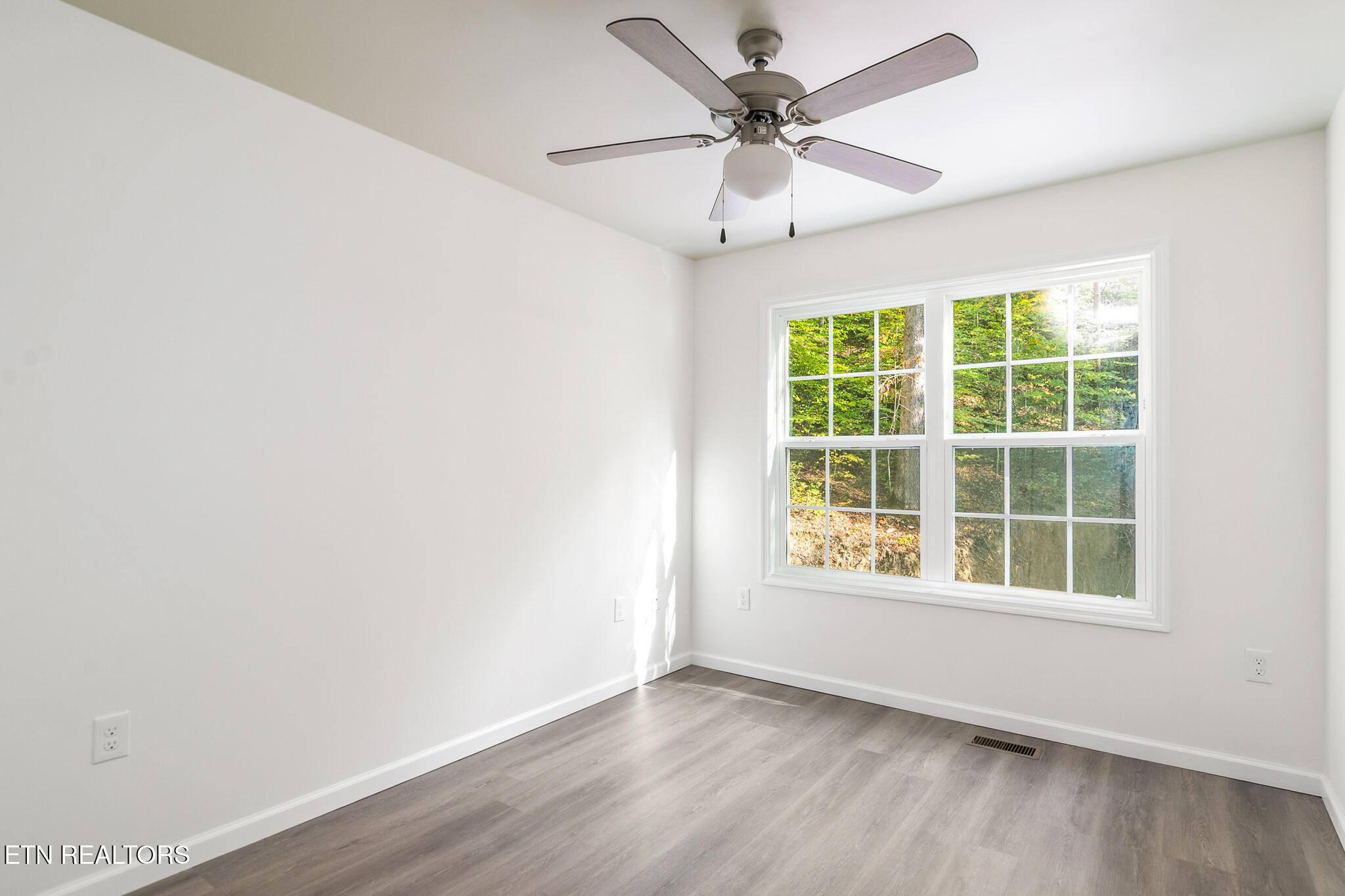 170 Lone Mountain Road Andersonville, TN 37705 - Photo 23 of 33 Bedroom 2