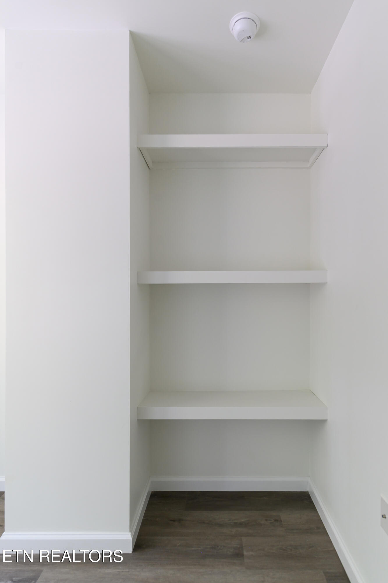 170 Lone Mountain Road Andersonville, TN 37705 - Photo 25 of 33 Office/sleeping built-ins