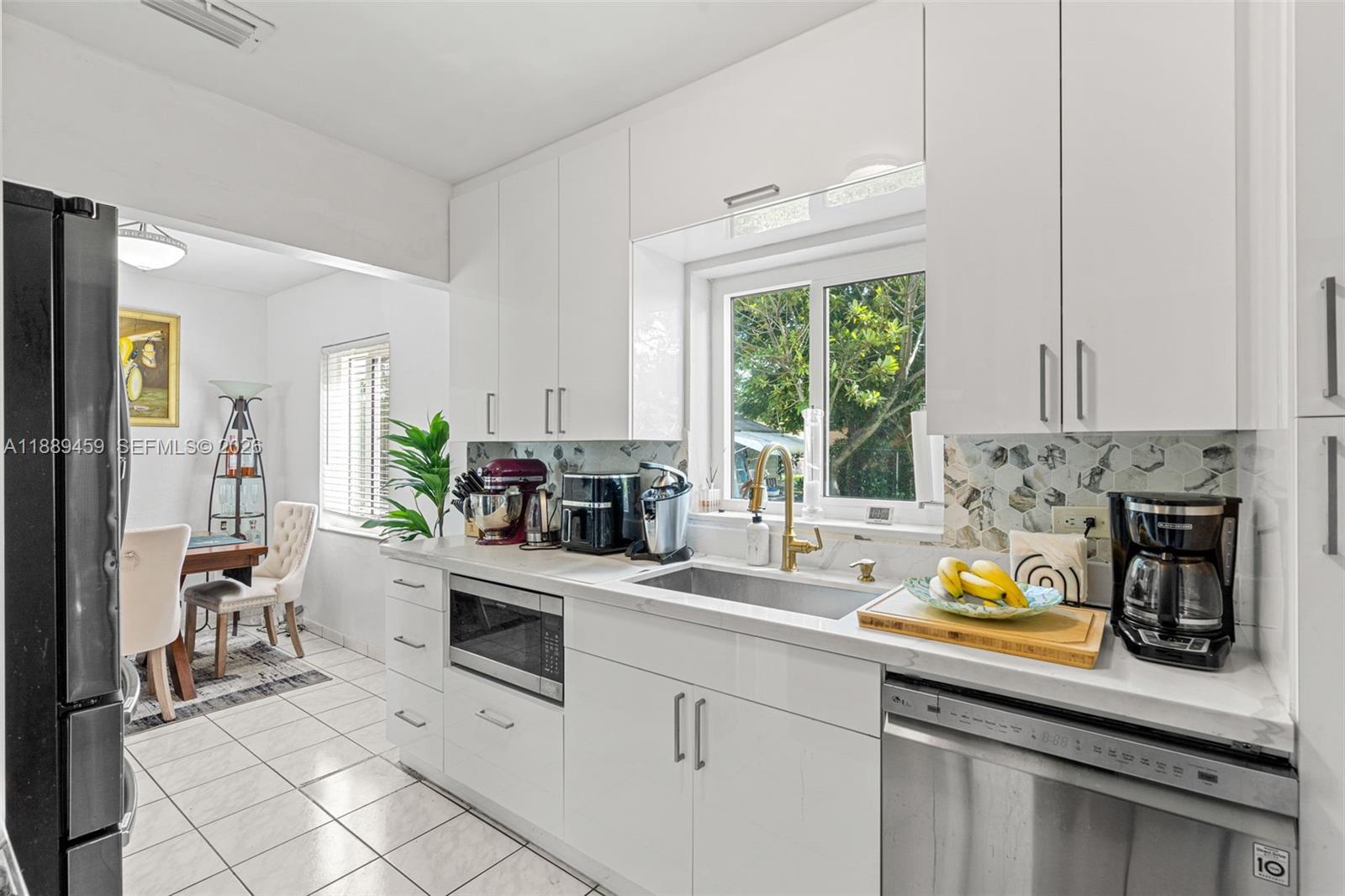 5340 Southwest 5th Street Miami, FL 33134 - Photo 16 of 43