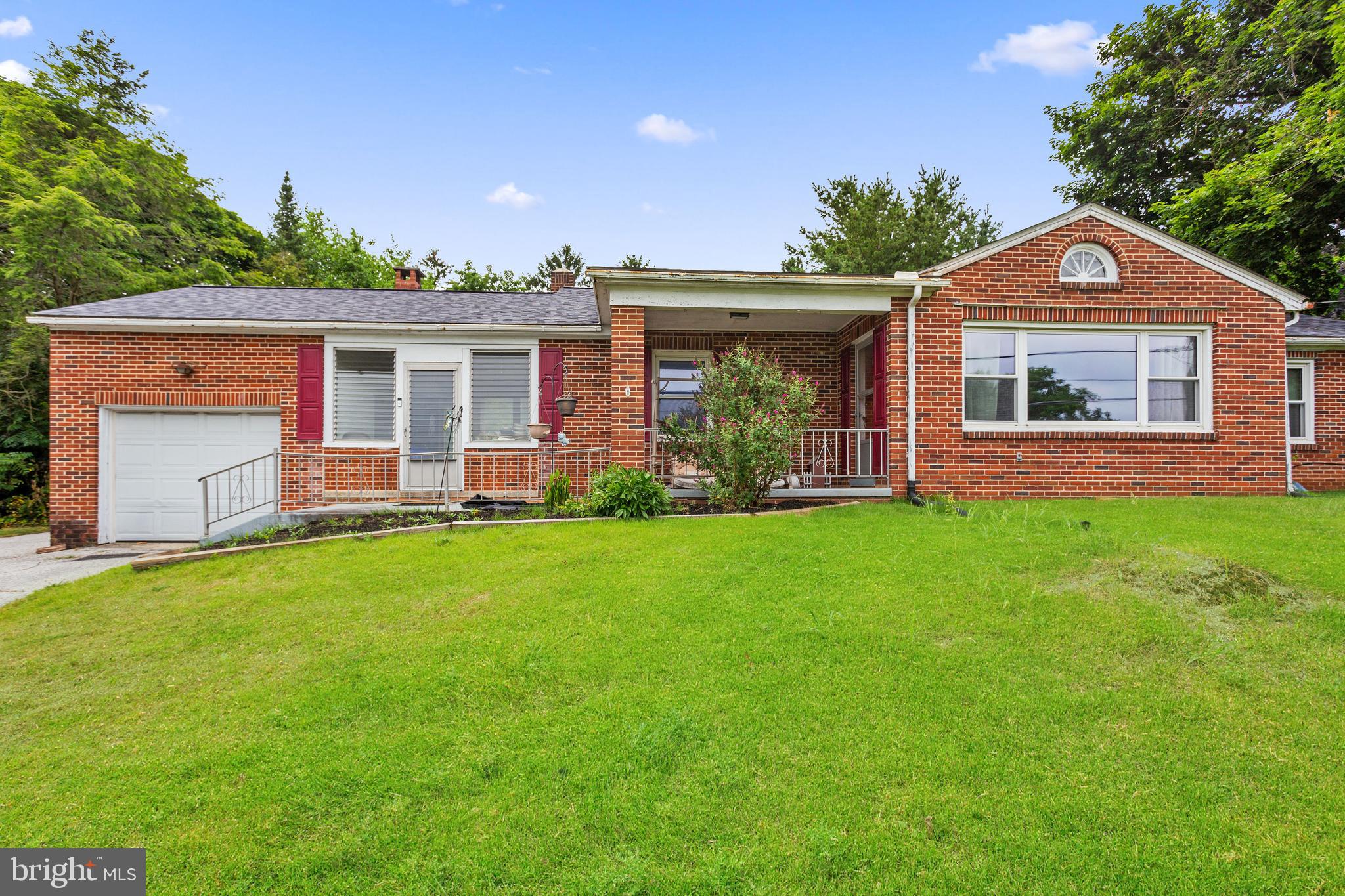3BR Rancher in West York SD