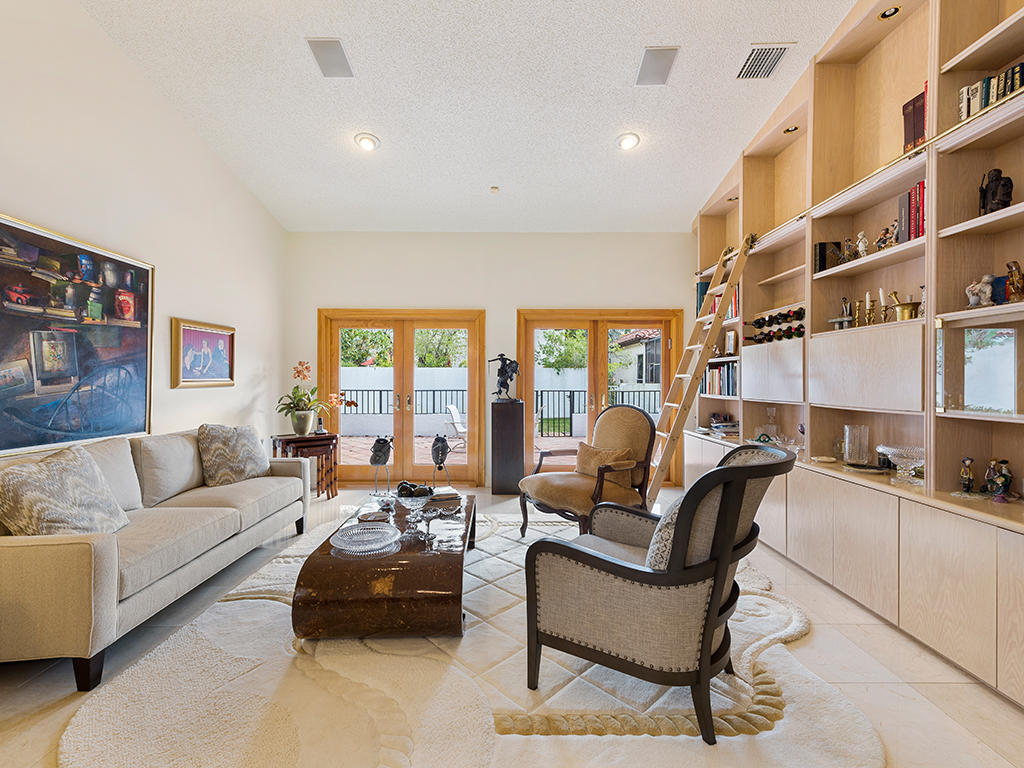 23040 Via Stel Boca Raton, FL 33433 - Photo 5 of 17 001_4342