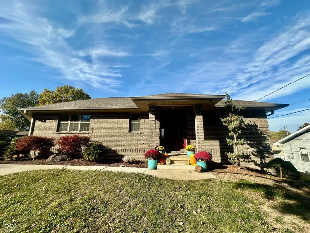 $415,000 | 1201 10th Street, Covington, IN 47932