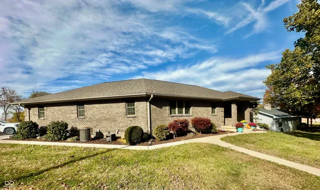 $415,000 | 1201 10th Street, Covington, IN 47932