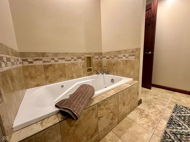 $415,000 | 1201 10th Street, Covington, IN 47932