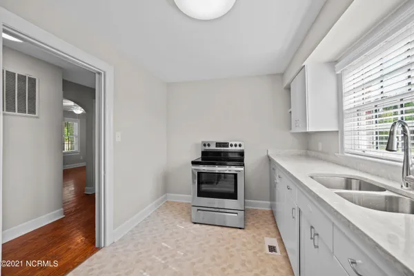 $1,300 | 514 Broad Street, New Bern, NC 28560