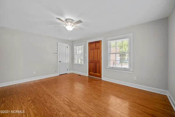 $1,300 | 514 Broad Street, New Bern, NC 28560