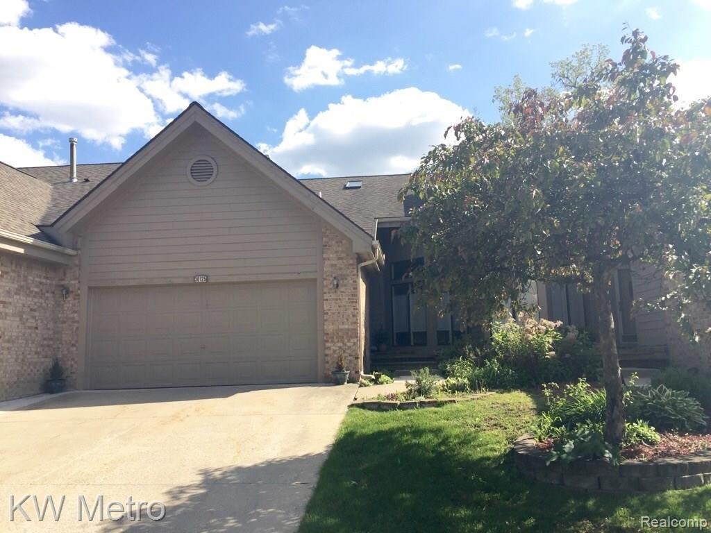30125 Meadow Ridge South Farmington Hills, MI 48334 - Photo 1 of 31
