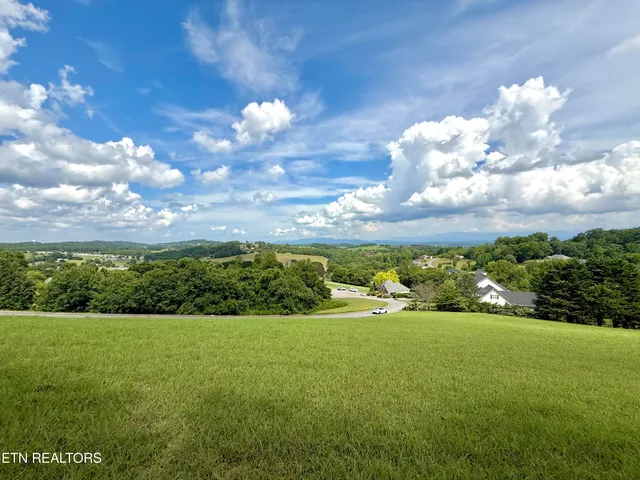 $180,000 | 430 Summerhill Drive, Kodak, TN 37764