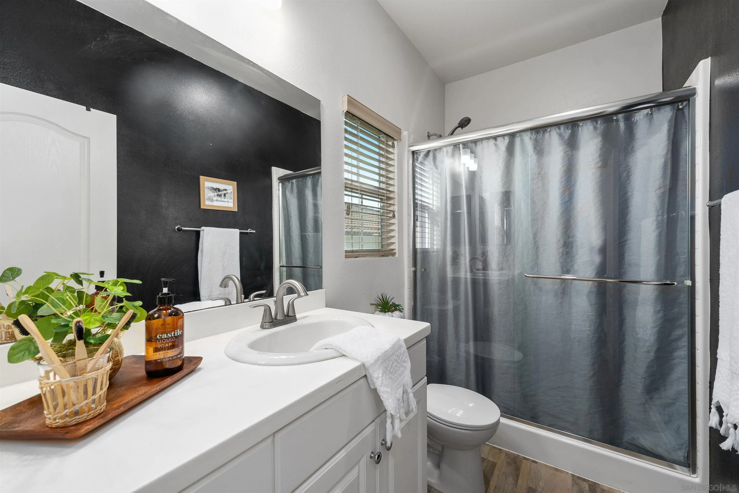 35646 Garrano Lane Fallbrook, CA 92028 - Photo 13 of 23 Gallery Image 13