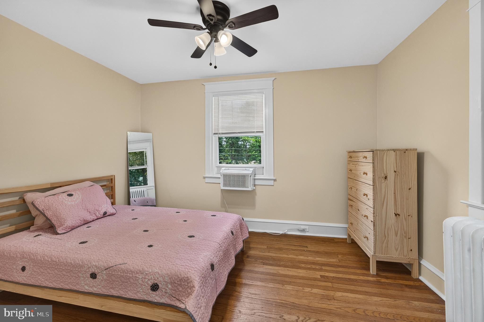 113 South Valley Road Paoli, PA 19301 - Photo 25 of 39 2nd bedroom with ceiling fan