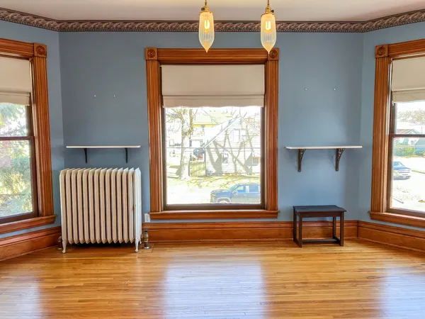 $275,000 | 301 South Genesee Street, Morrison, IL 61270