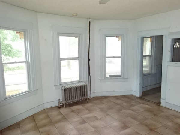 256 White Street Springfield, MA 01108 - Photo 4 of 15