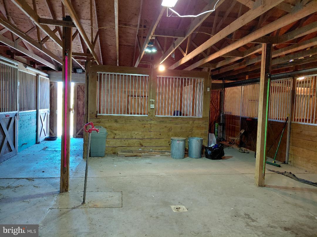 91 Stewart Road Pilesgrove, NJ 08098 - Photo 18 of 27 Spacious barn with horse stalls.