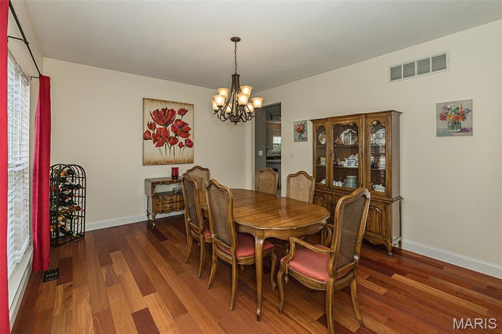 733 Castle Ridge Drive Ballwin, MO 63021 - Photo 9 of 74