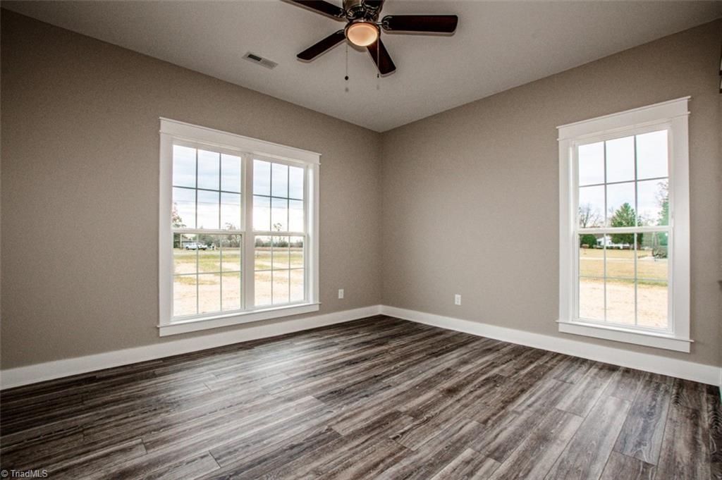 414 Longview Road Statesville, NC 28625 - Photo 35 of 44 Gallery Image 35