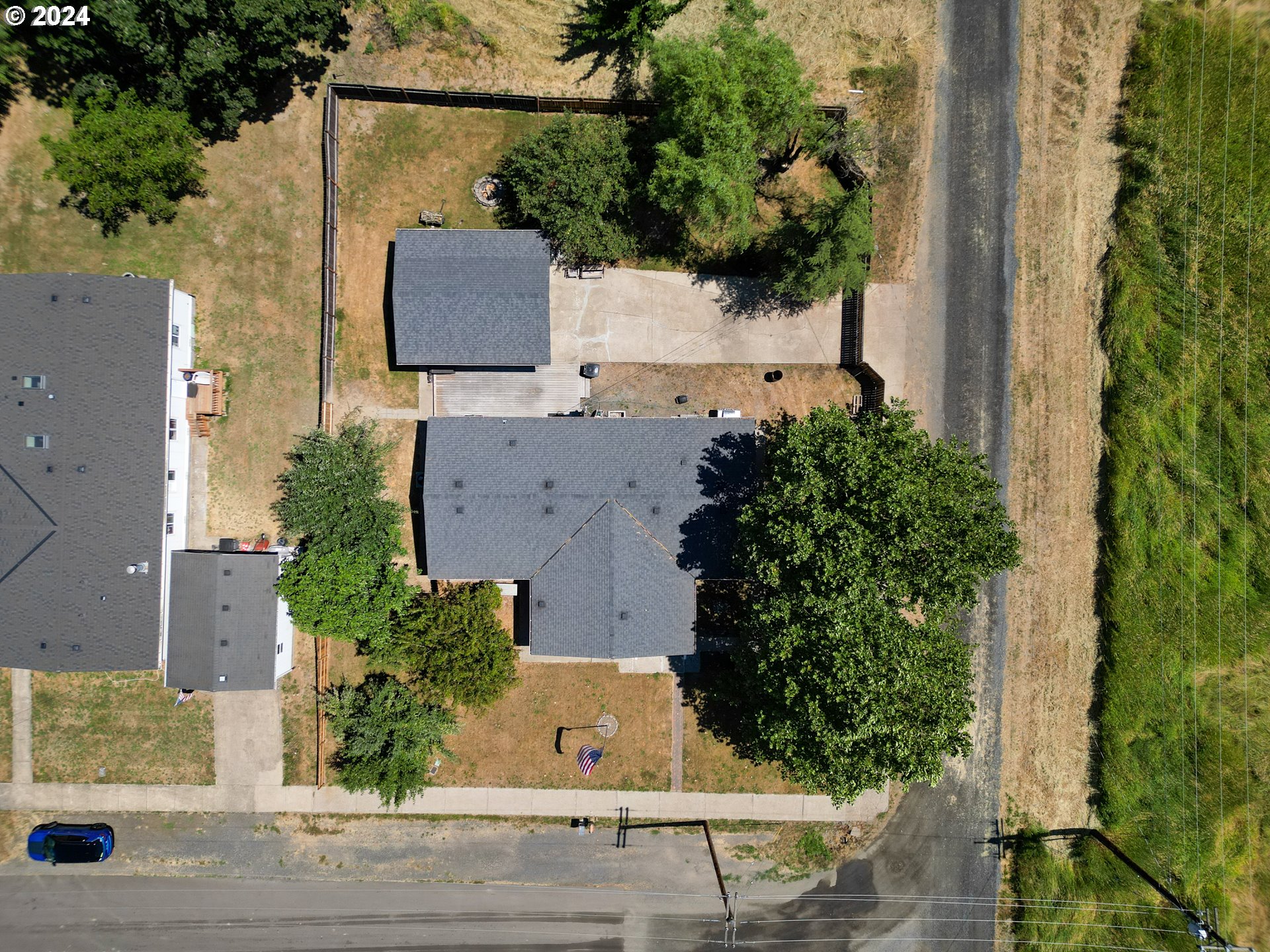710 North Howe Street Carlton, OR 97111 - Photo 31 of 31 an aerial view of house with yard