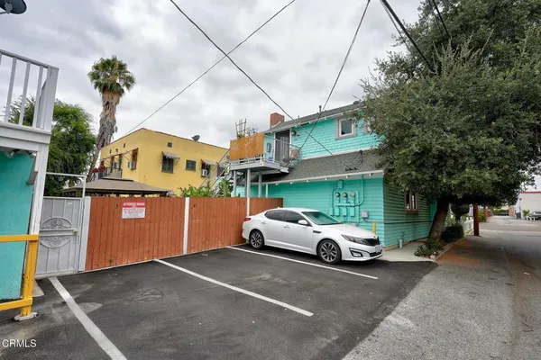 $2,865 | 30 Eastern Avenue, Unit B, Pasadena, CA 91107