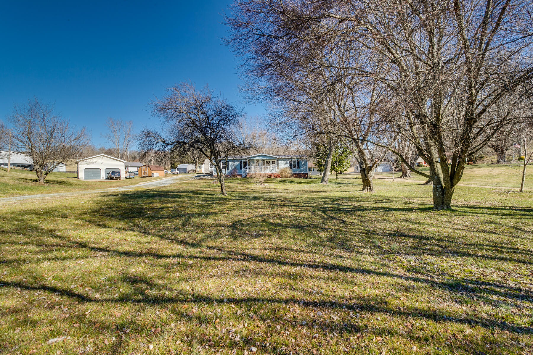 564 Oakland Road Telford, TN 37690 - Photo 4 of 34 004