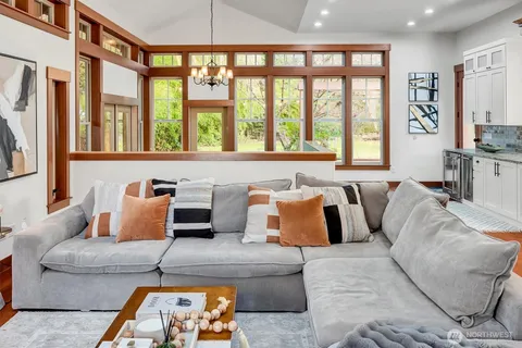 $1,649,500 | 3018 Ilwaco Avenue Northeast, Renton, WA 98059