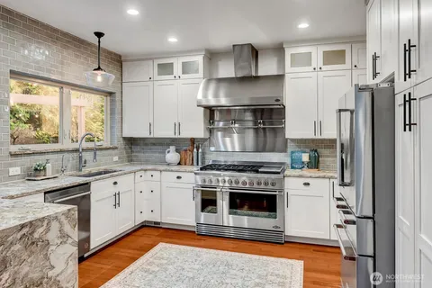 $1,649,500 | 3018 Ilwaco Avenue Northeast, Renton, WA 98059