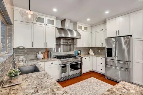 $1,649,500 | 3018 Ilwaco Avenue Northeast, Renton, WA 98059