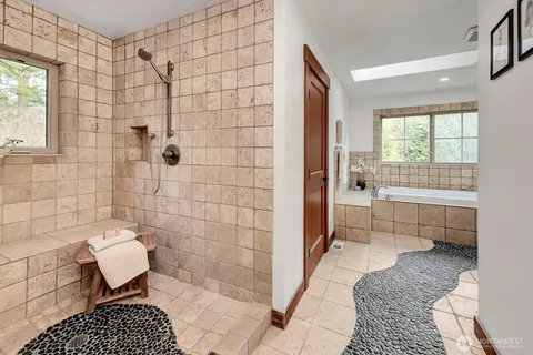 $1,649,500 | 3018 Ilwaco Avenue Northeast, Renton, WA 98059