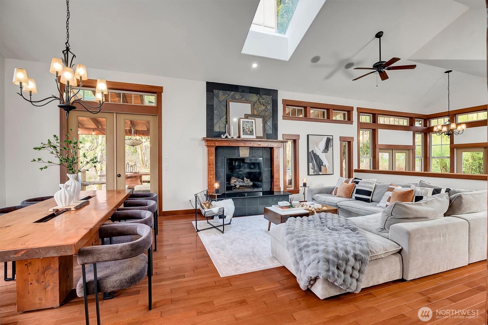 3018 Ilwaco Avenue Northeast Renton, WA 98059 - Photo 4 of 40