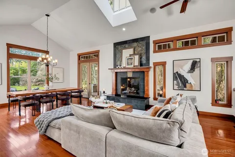 $1,649,500 | 3018 Ilwaco Avenue Northeast, Renton, WA 98059