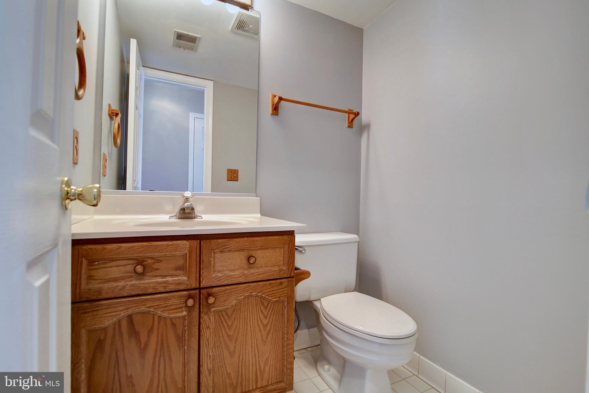 10217 Racquet Circle Manassas, VA 20110 - Photo 15 of 31 Powder Room